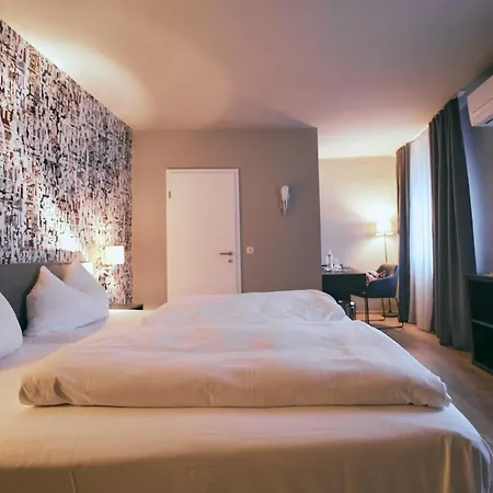 Roter Hahn Hotel 3*