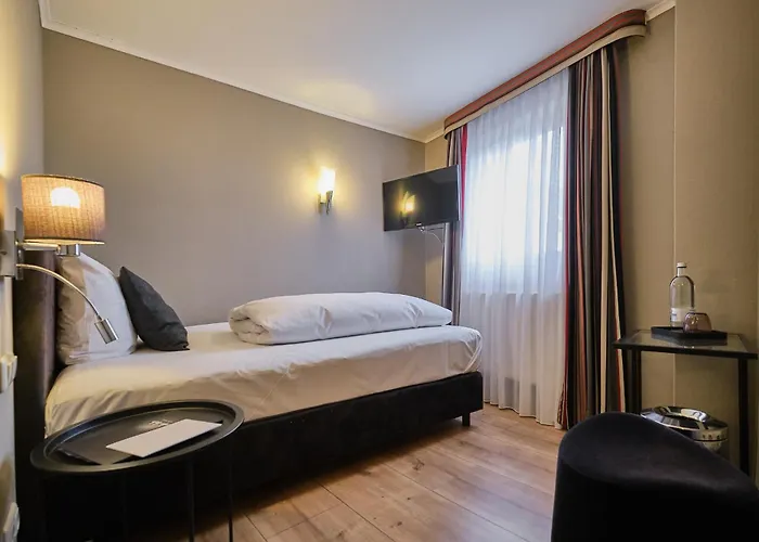 Roter Hahn Hotel 3*