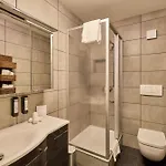 Roter Hahn 3*