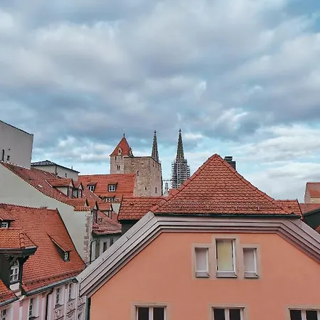 Szálloda Roter Hahn Regensburg
