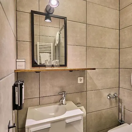 Roter Hahn Otel 3*