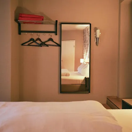Roter Hahn Hotel 3*