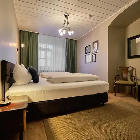 Hotel Roter Hahn 3*