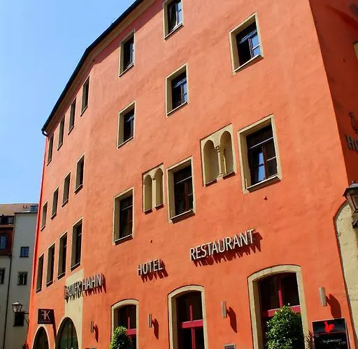Roter Hahn 3*
